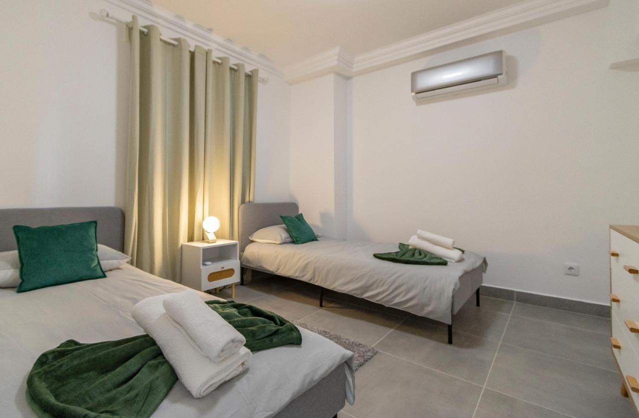 3 Minutes To The Beach, 2 Bedroom Amazing Apt With Balcony, Bbq Grill And Pool ساغريش المظهر الخارجي الصورة