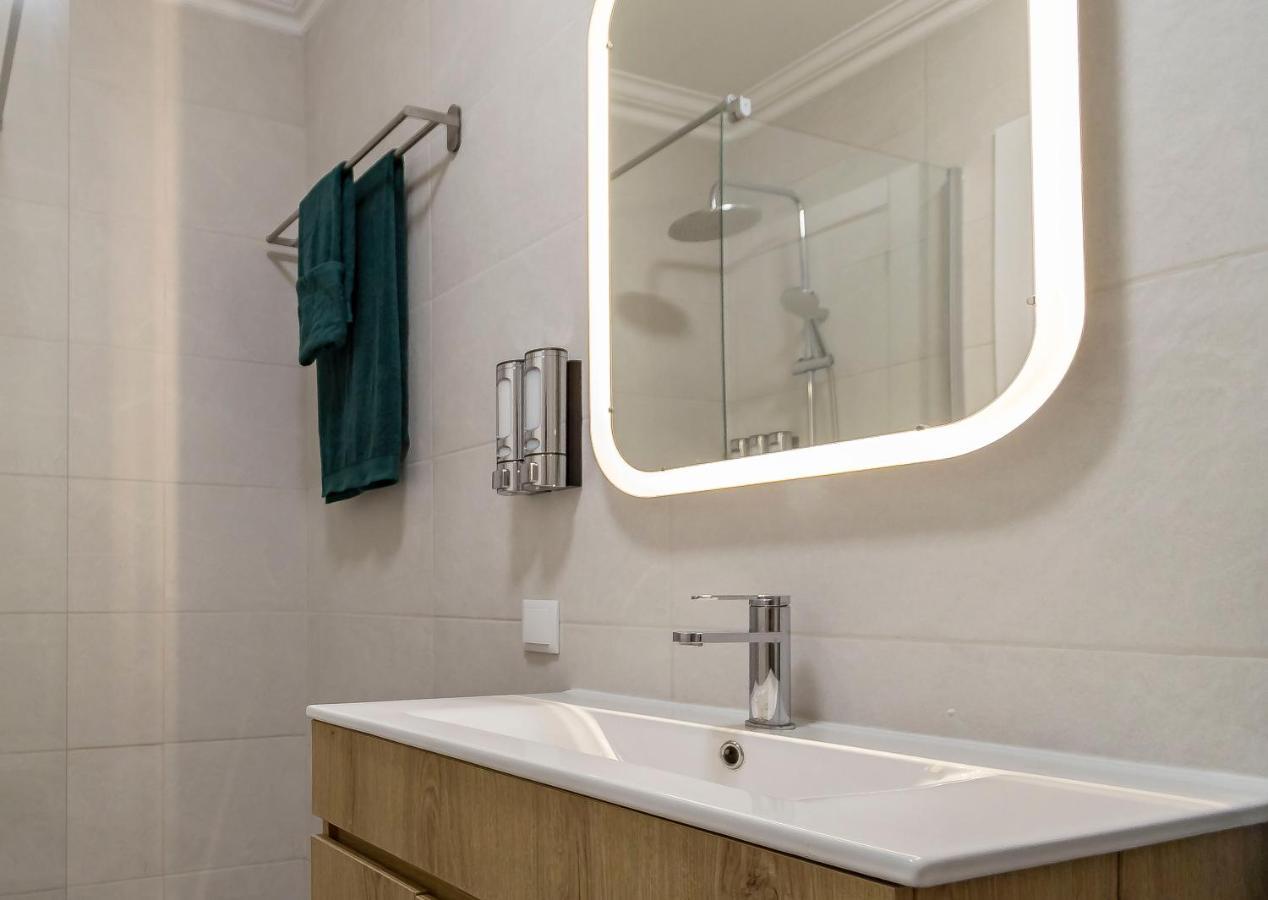 3 Minutes To The Beach, 2 Bedroom Amazing Apt With Balcony, Bbq Grill And Pool ساغريش المظهر الخارجي الصورة