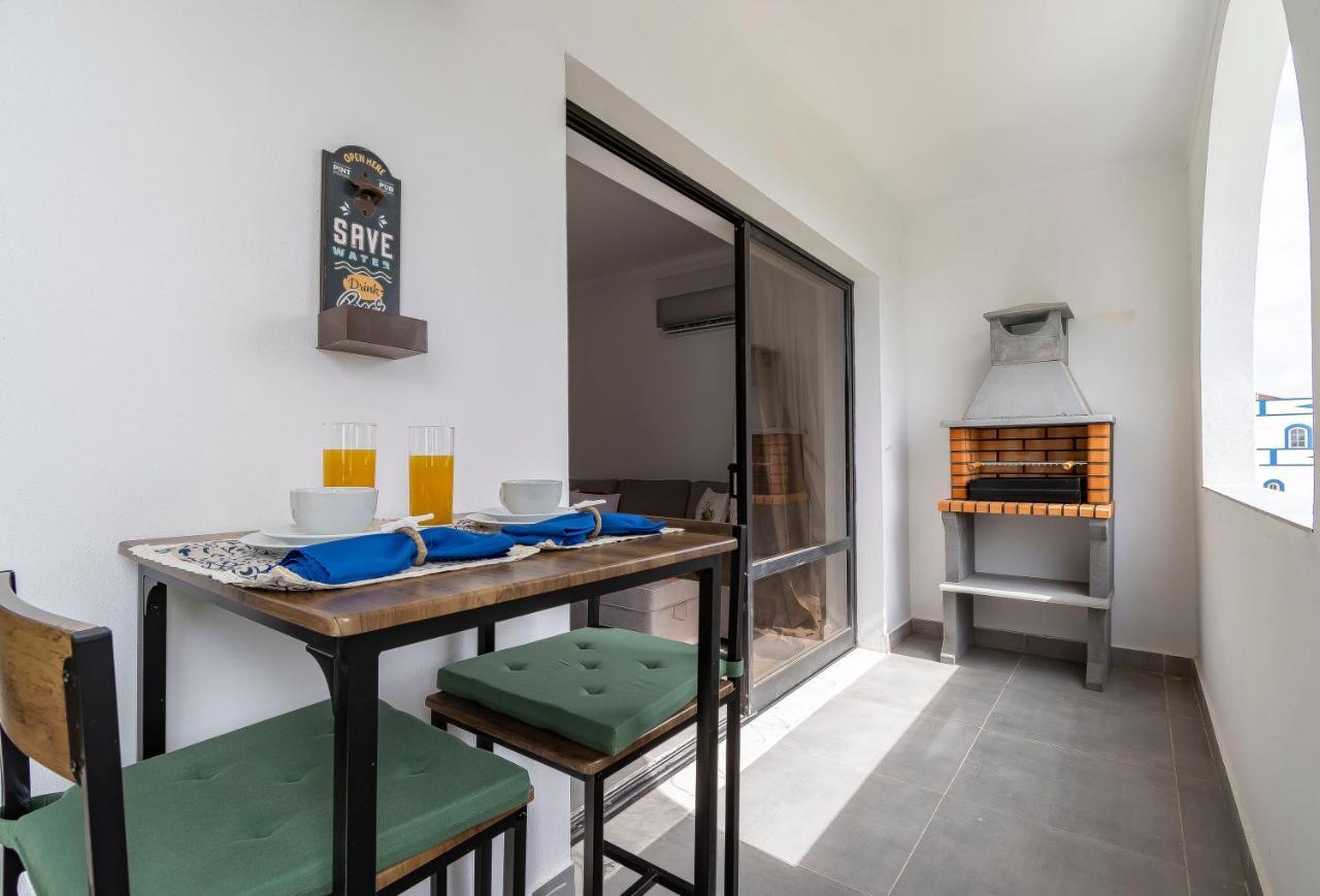 3 Minutes To The Beach, 2 Bedroom Amazing Apt With Balcony, Bbq Grill And Pool ساغريش المظهر الخارجي الصورة