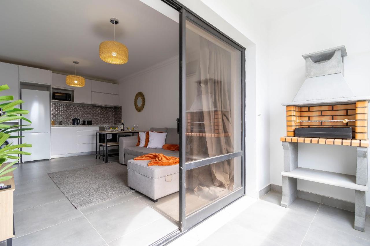 3 Minutes To The Beach, 2 Bedroom Amazing Apt With Balcony, Bbq Grill And Pool ساغريش المظهر الخارجي الصورة